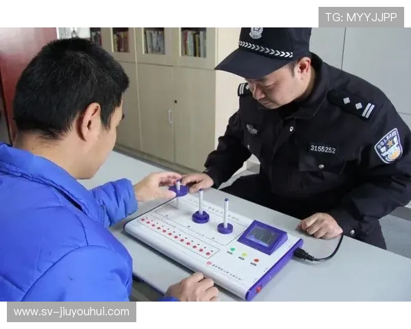 通过足球运动提升多维度体能的科学系统化训练方案实证深度探讨研究